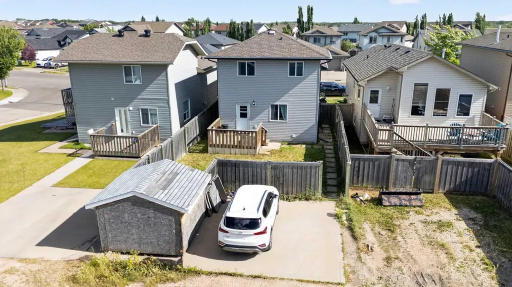 8606 102a Avenue Grande Prairie AB T8X0B5