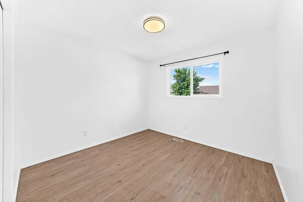 95 Eversole Crescent Red Deer AB T4R 2H9
