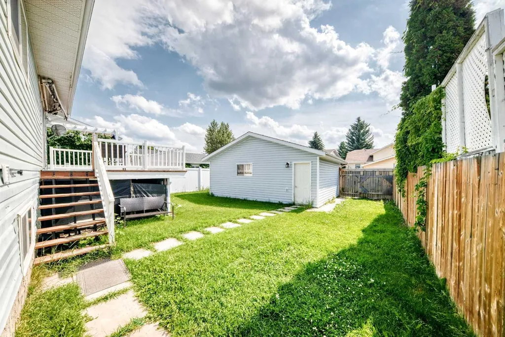 95 Eversole Crescent Red Deer AB T4R 2H9