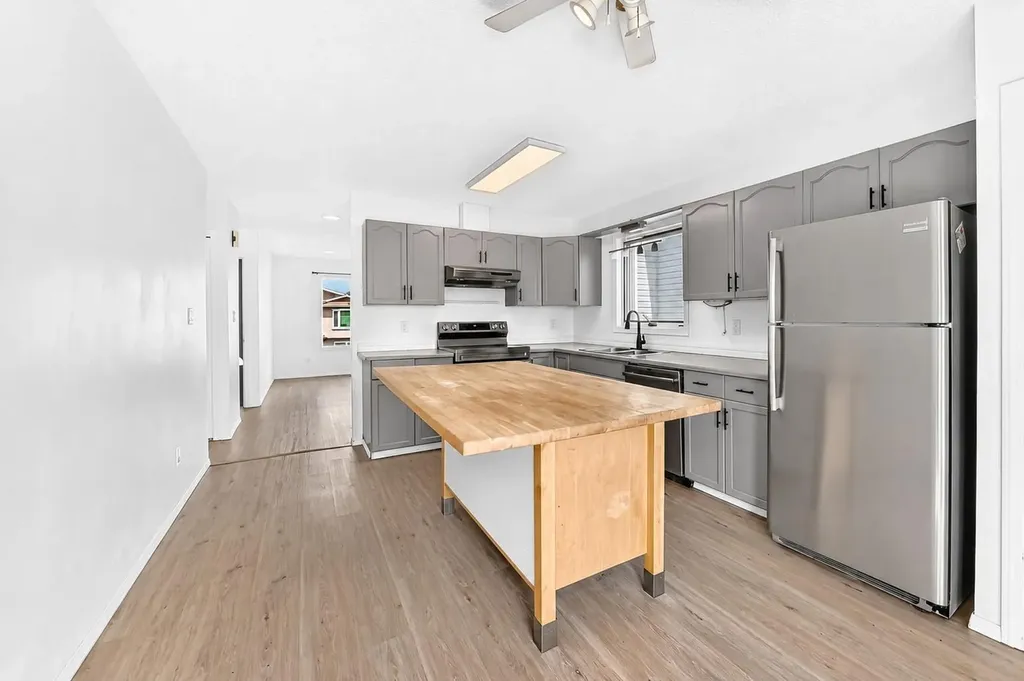 95 Eversole Crescent Red Deer AB T4R 2H9