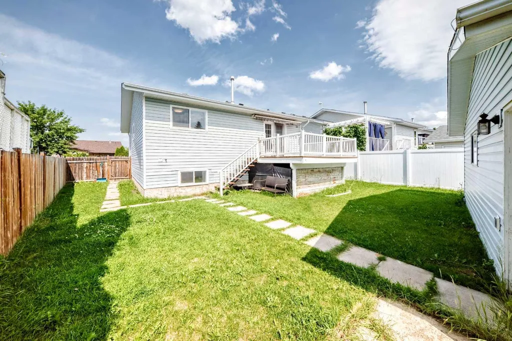 95 Eversole Crescent Red Deer AB T4R 2H9