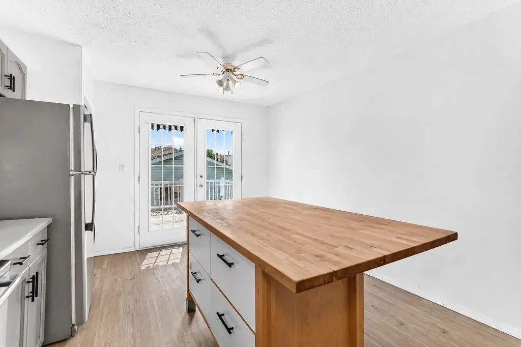 95 Eversole Crescent Red Deer AB T4R 2H9