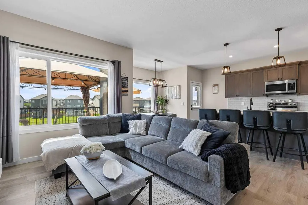 210 Knight Avenue Crossfield AB T0M 0S0
