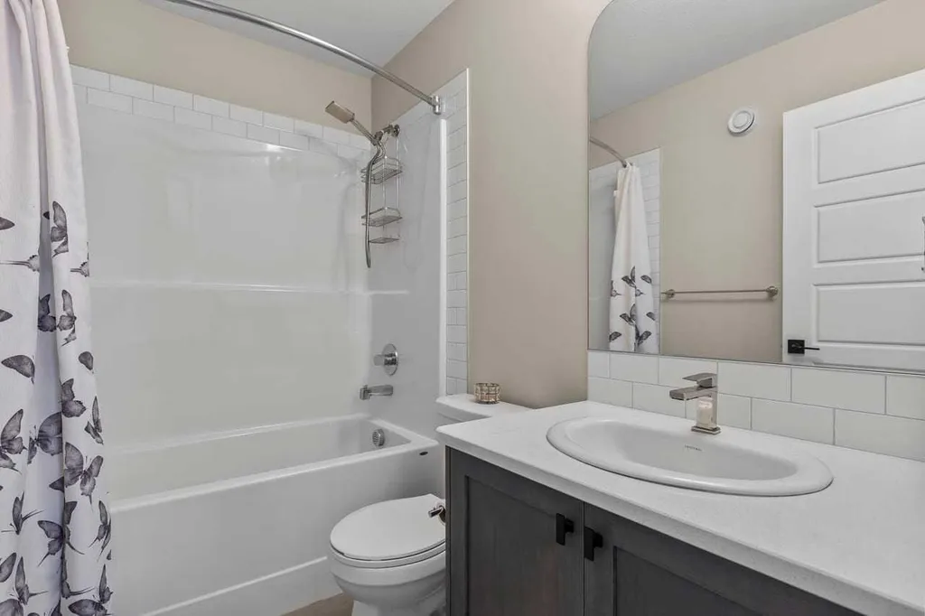 210 Knight Avenue Crossfield AB T0M 0S0