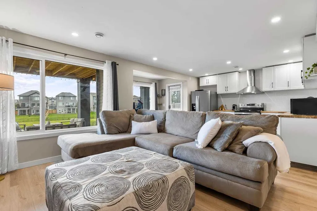 210 Knight Avenue Crossfield AB T0M 0S0