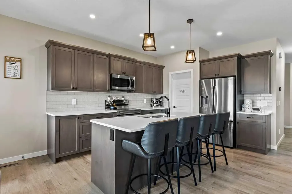 210 Knight Avenue Crossfield AB T0M 0S0