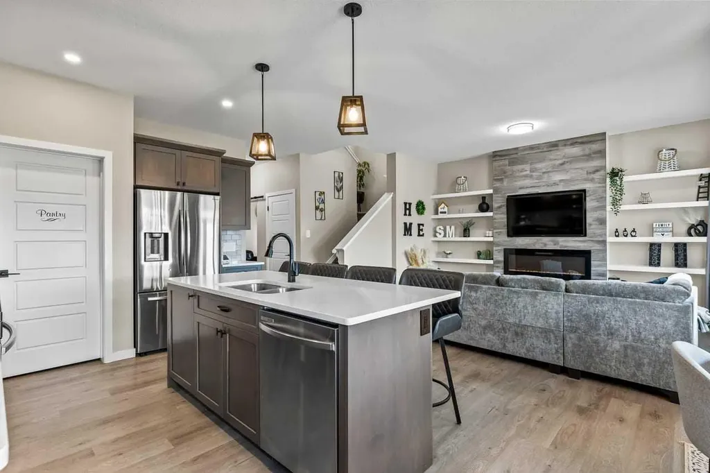 210 Knight Avenue Crossfield AB T0M 0S0