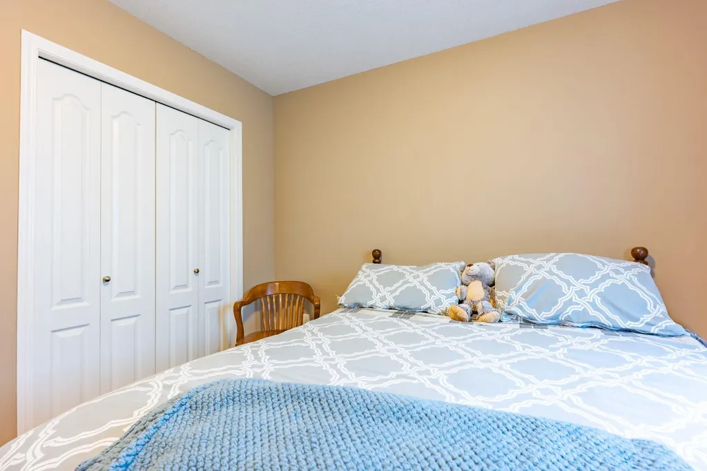 113 Somerset Lane SE Medicine Hat AB T1B0E8