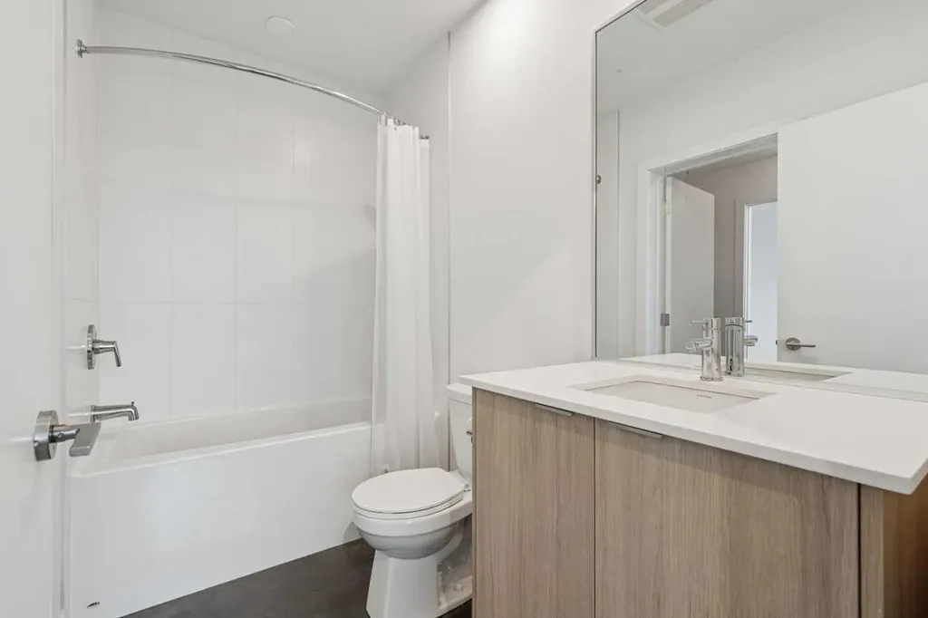 1319 14 Avenue SW Calgary AB T3C 0W3
