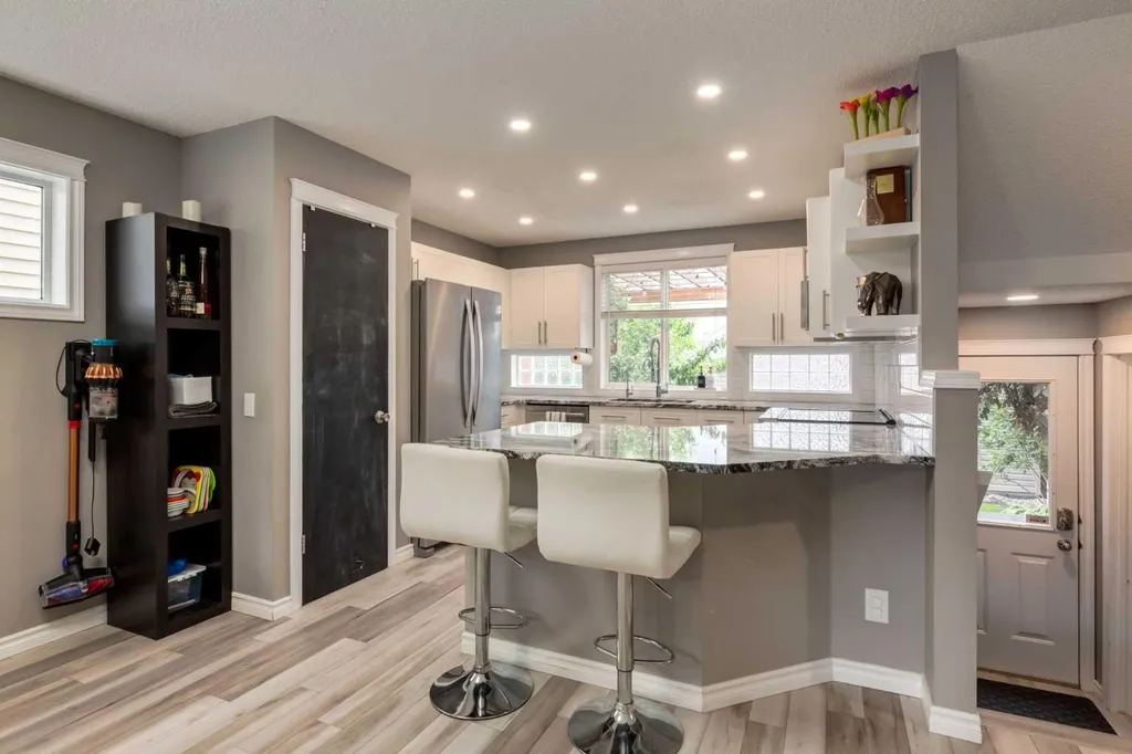 181 Tuscany Valley Green NW Calgary AB T3L 2K4