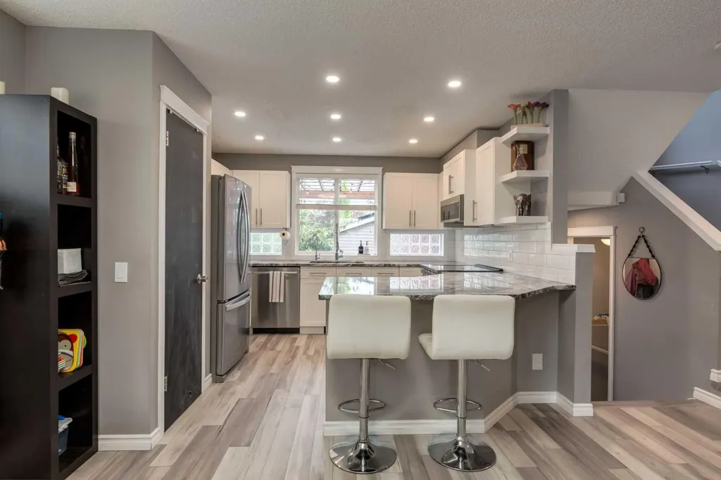 181 Tuscany Valley Green NW Calgary AB T3L 2K4