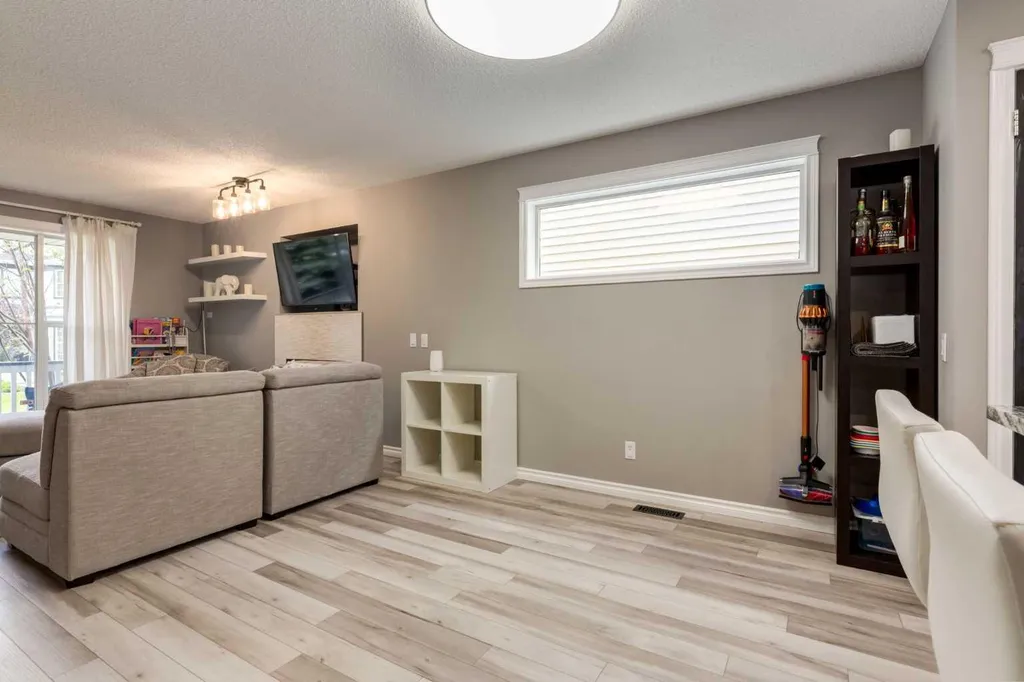 181 Tuscany Valley Green NW Calgary AB T3L 2K4