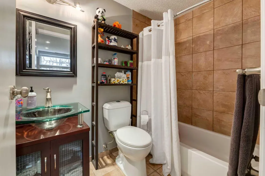 181 Tuscany Valley Green NW Calgary AB T3L 2K4