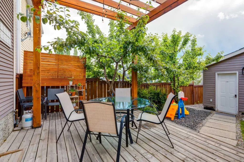 181 Tuscany Valley Green NW Calgary AB T3L 2K4