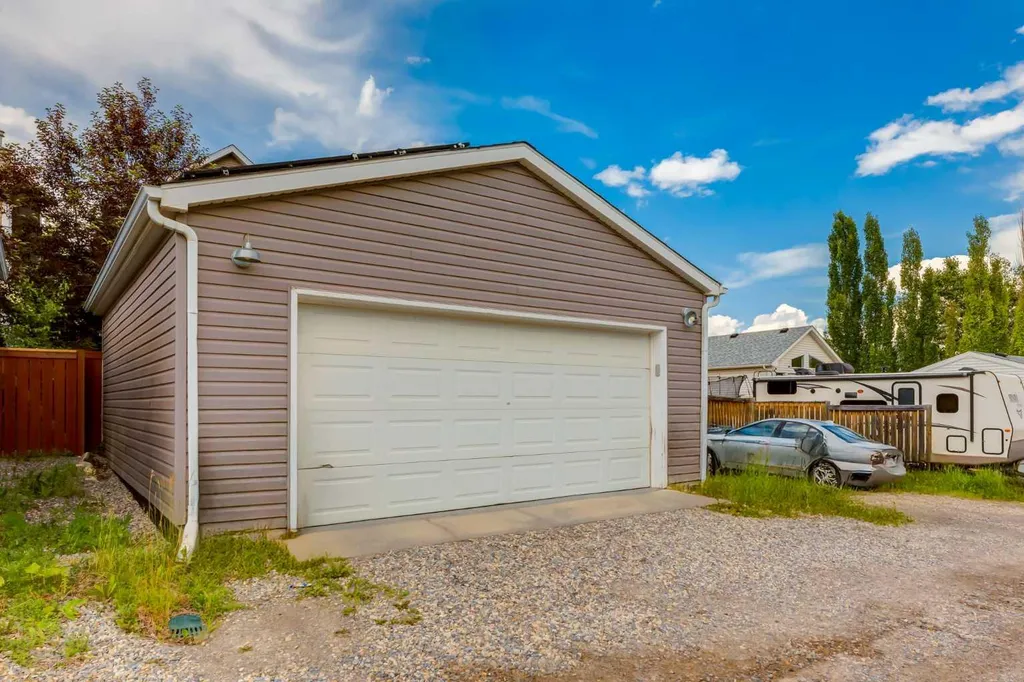 181 Tuscany Valley Green NW Calgary AB T3L 2K4