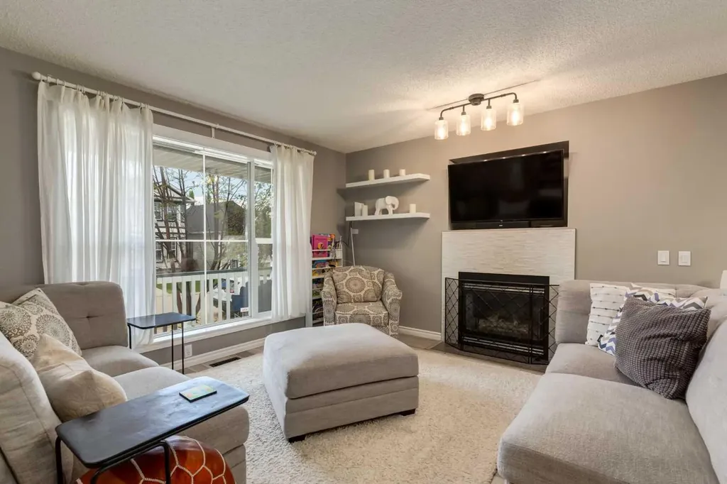 181 Tuscany Valley Green NW Calgary AB T3L 2K4