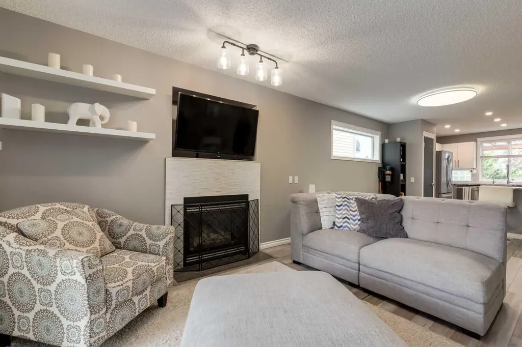 181 Tuscany Valley Green NW Calgary AB T3L 2K4