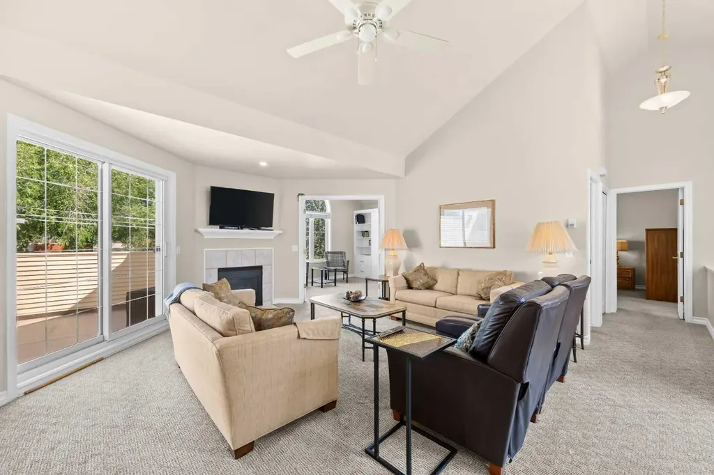 405 32 Avenue NW Calgary AB T2K 0Z5