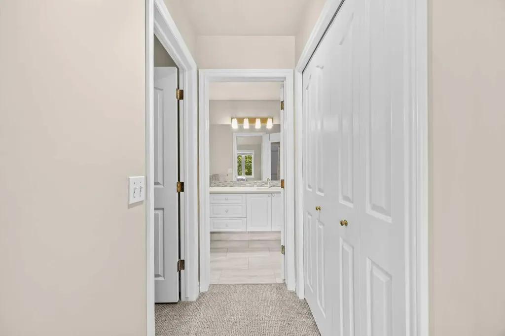 405 32 Avenue NW Calgary AB T2K 0Z5