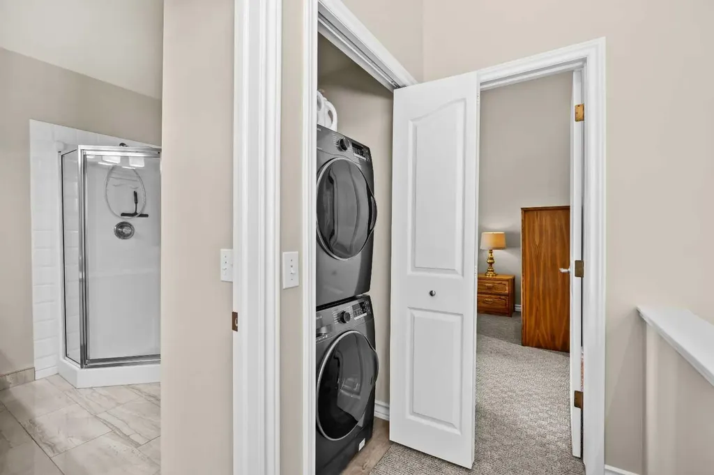 405 32 Avenue NW Calgary AB T2K 0Z5