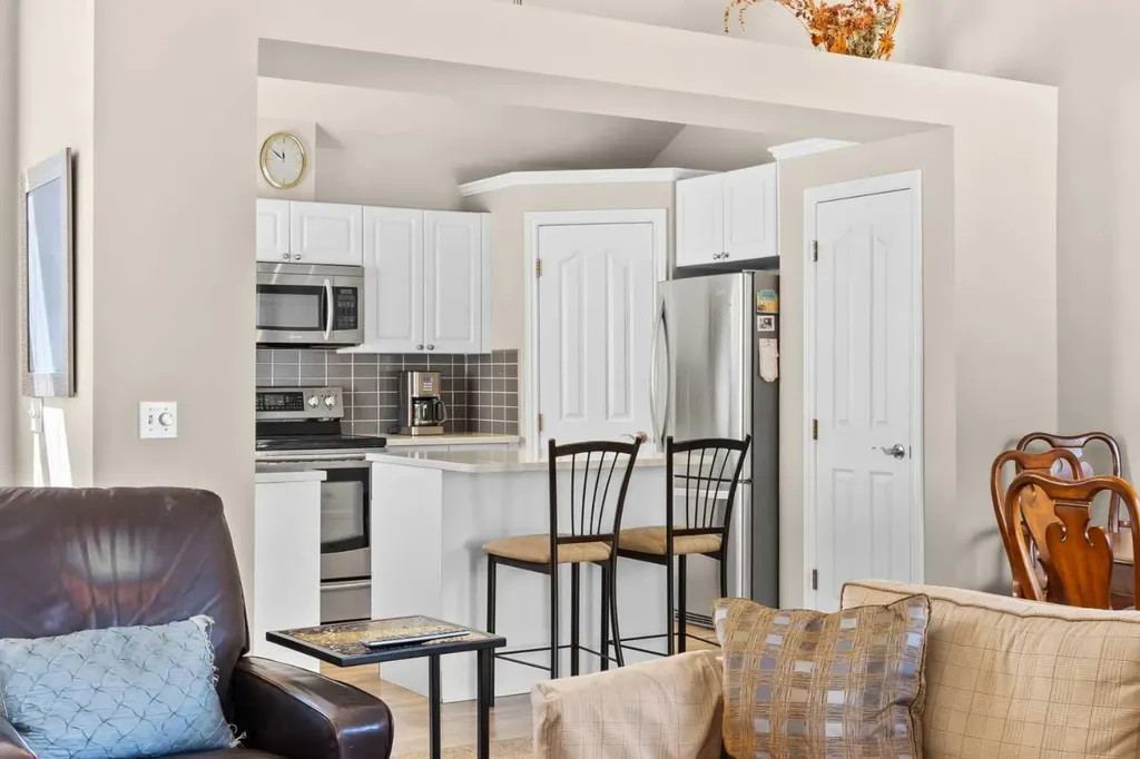 405 32 Avenue NW Calgary AB T2K 0Z5