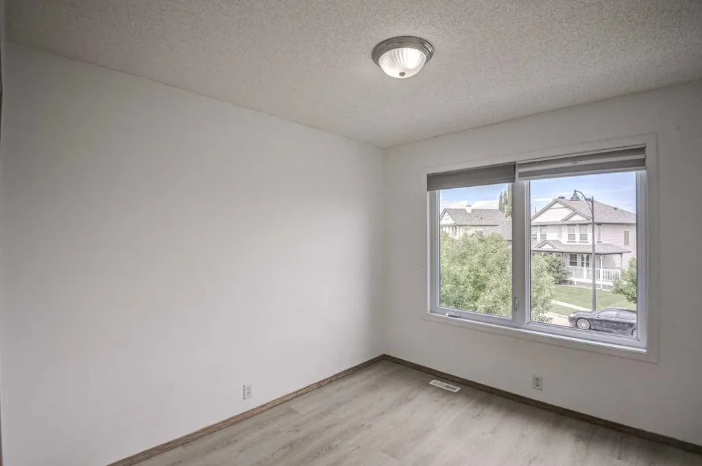 23 Prestwick Cove SE Calgary AB T2Z 3W2