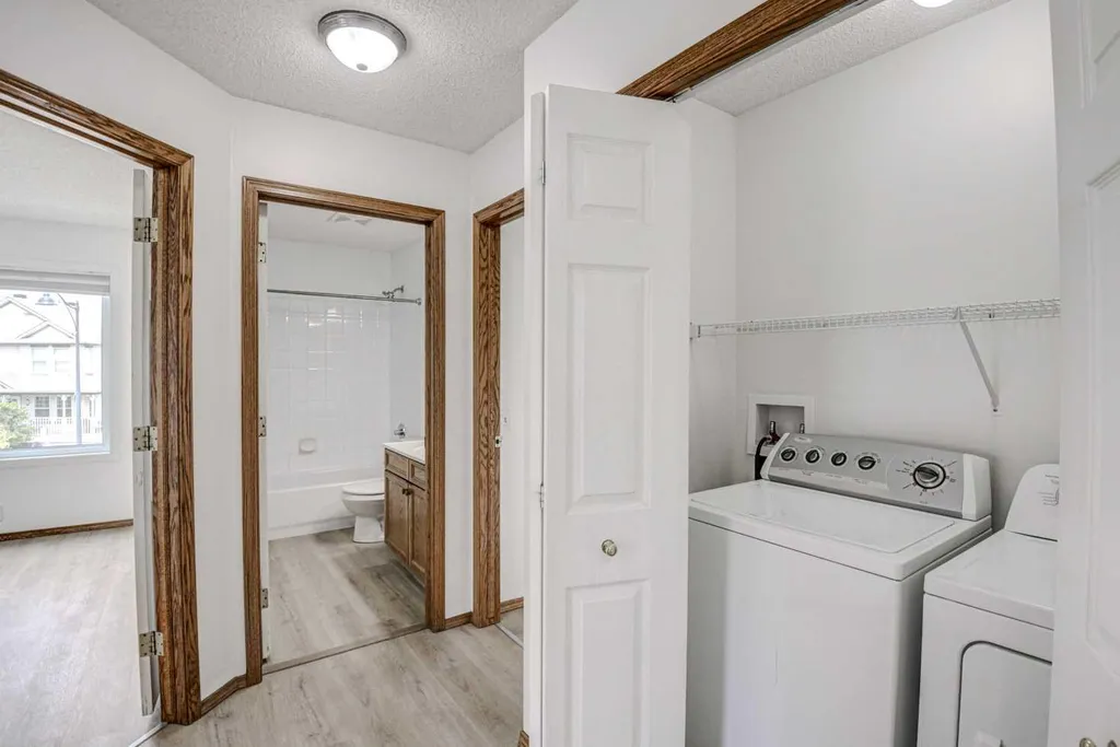 23 Prestwick Cove SE Calgary AB T2Z 3W2