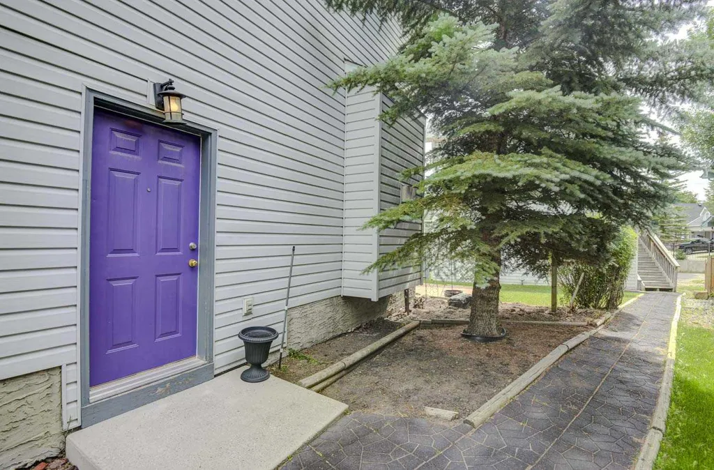 23 Prestwick Cove SE Calgary AB T2Z 3W2