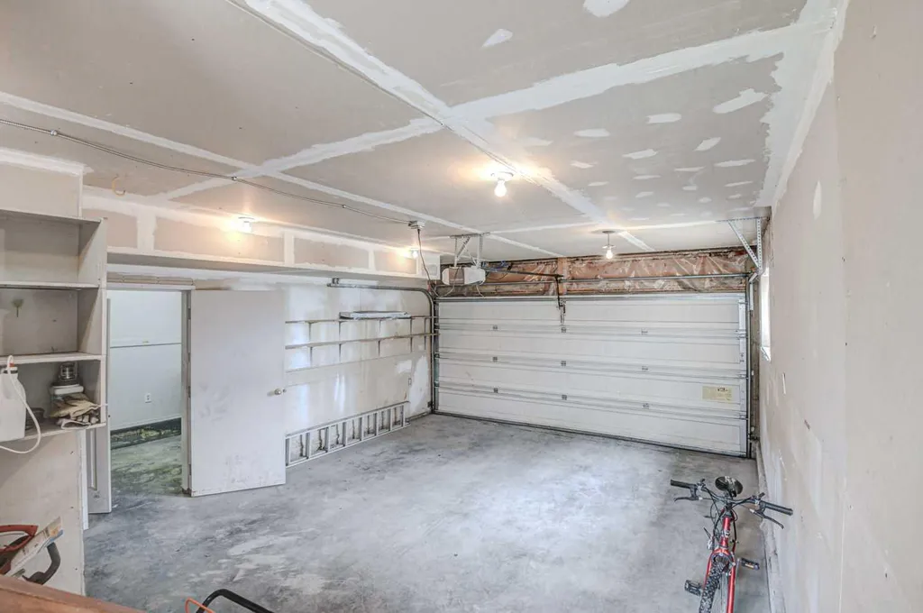 23 Prestwick Cove SE Calgary AB T2Z 3W2
