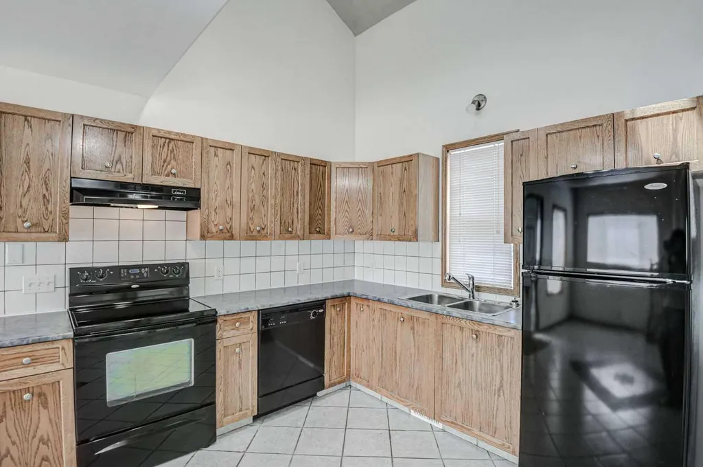 23 Prestwick Cove SE Calgary AB T2Z 3W2