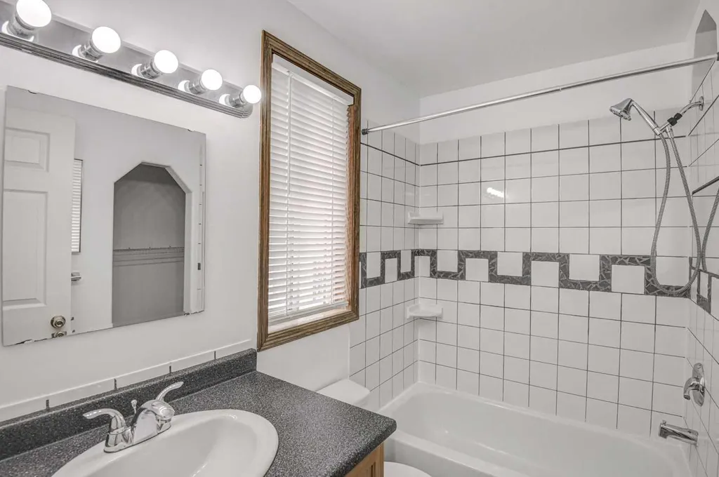 23 Prestwick Cove SE Calgary AB T2Z 3W2