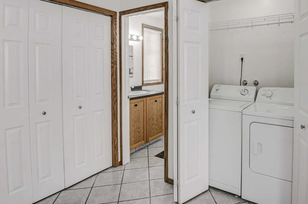 23 Prestwick Cove SE Calgary AB T2Z 3W2