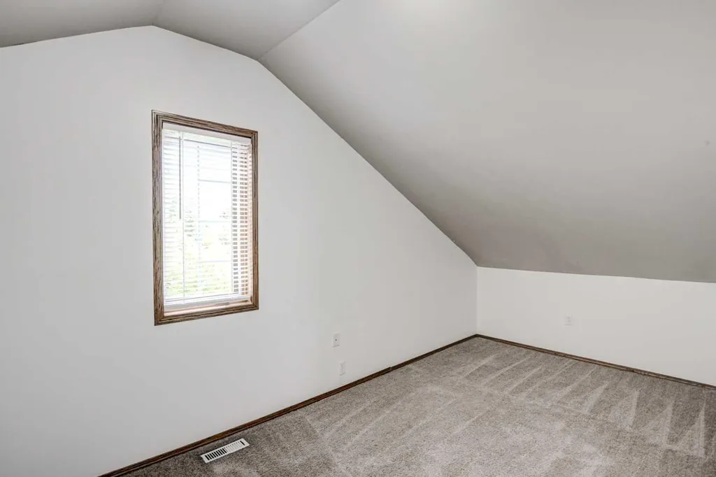 23 Prestwick Cove SE Calgary AB T2Z 3W2