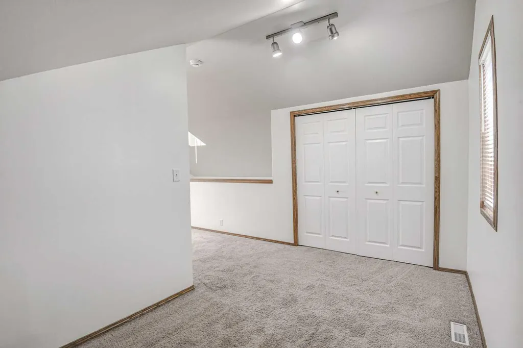 23 Prestwick Cove SE Calgary AB T2Z 3W2