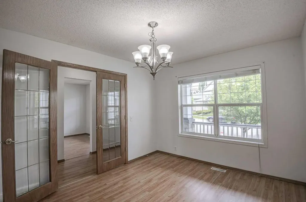 23 Prestwick Cove SE Calgary AB T2Z 3W2