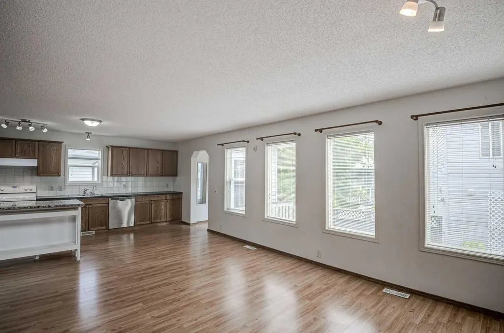 23 Prestwick Cove SE Calgary AB T2Z 3W2