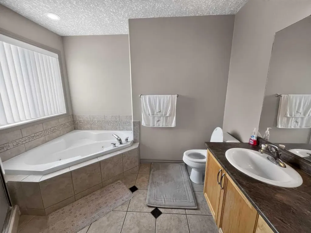 12605 Lakeshore Drive Grande Prairie AB T8X8C6