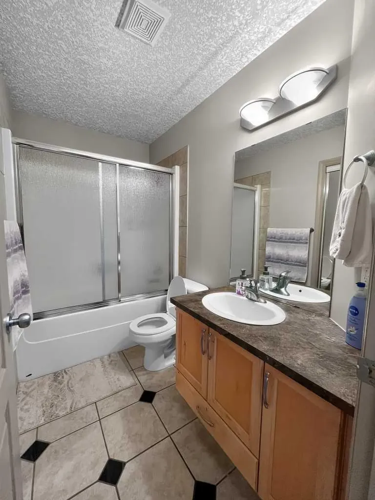 12605 Lakeshore Drive Grande Prairie AB T8X8C6