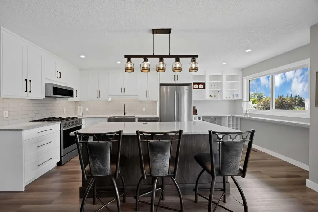 4 Richards Crescent Olds AB T4H1G1