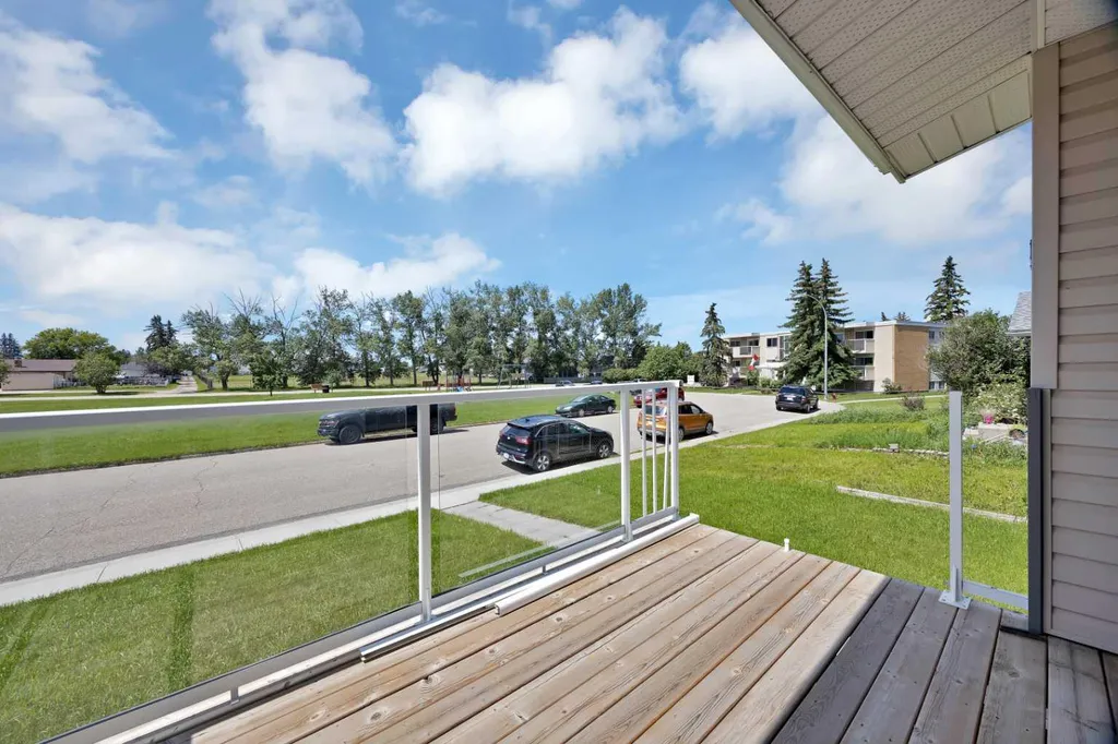 4 Richards Crescent Olds AB T4H1G1