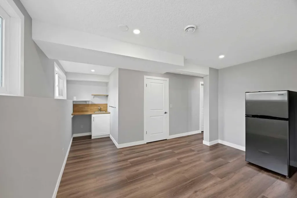 4 Richards Crescent Olds AB T4H1G1