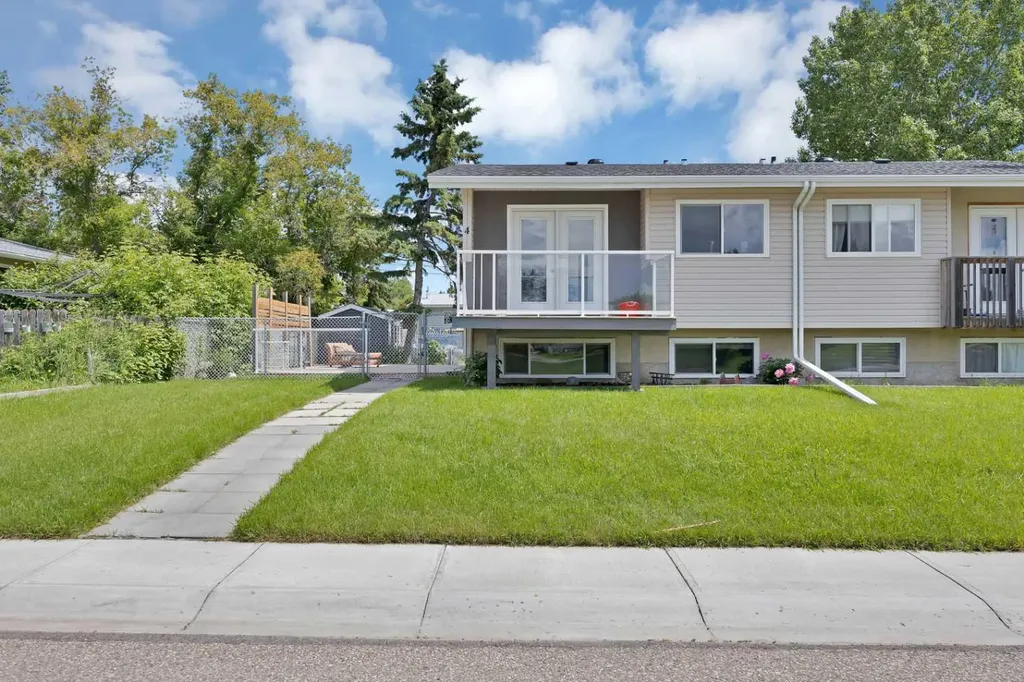 4 Richards Crescent Olds AB T4H1G1