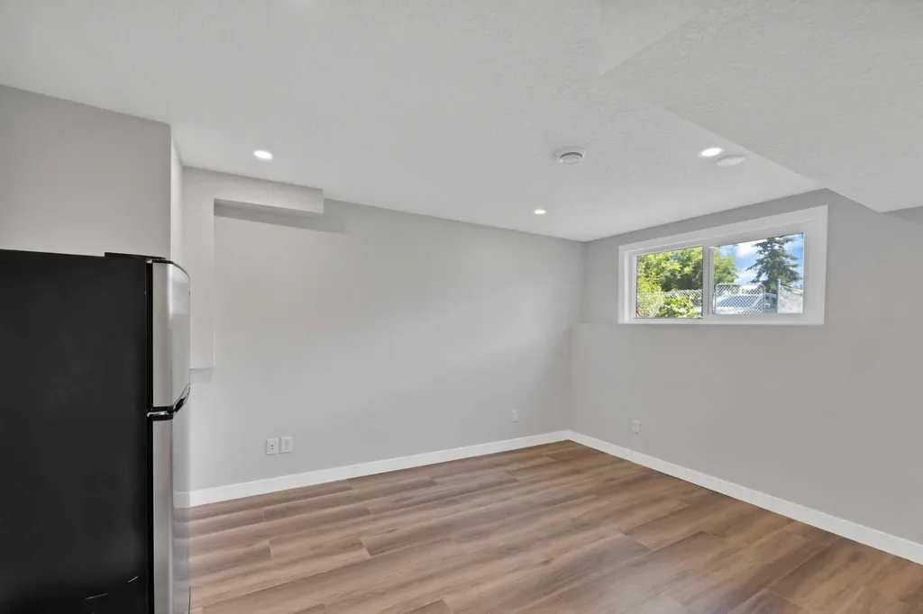 4 Richards Crescent Olds AB T4H1G1