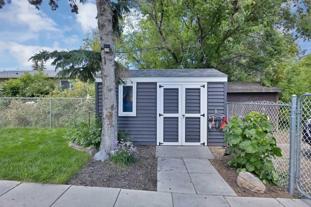 4 Richards Crescent Olds AB T4H1G1