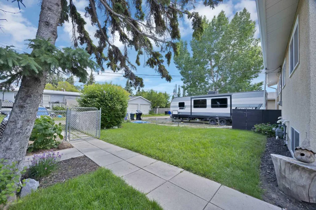 4 Richards Crescent Olds AB T4H1G1