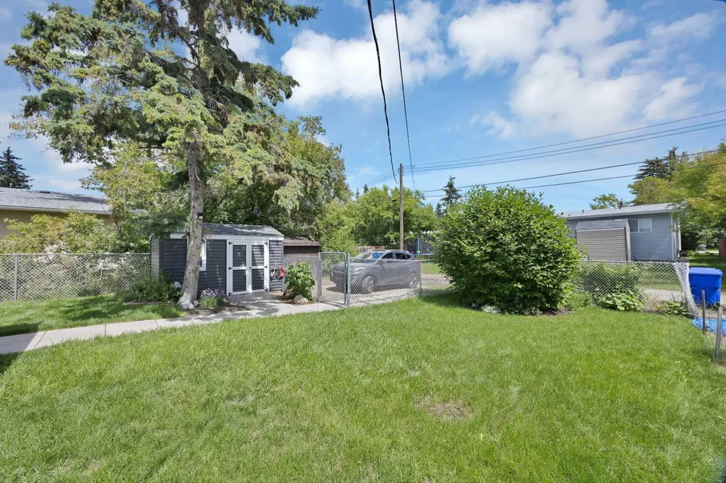 4 Richards Crescent Olds AB T4H1G1