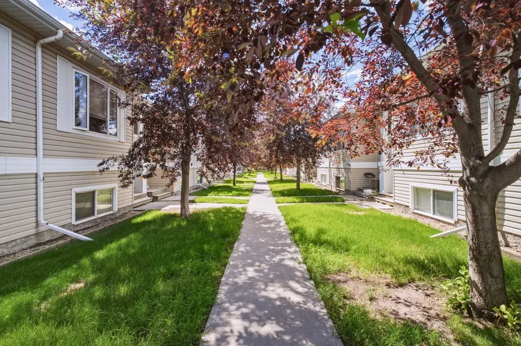 9105 91 Street Grande Prairie AB T8X0E6