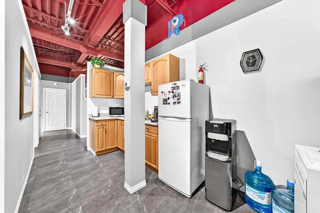 4722 1 Street SW Calgary AB T2G 0A2