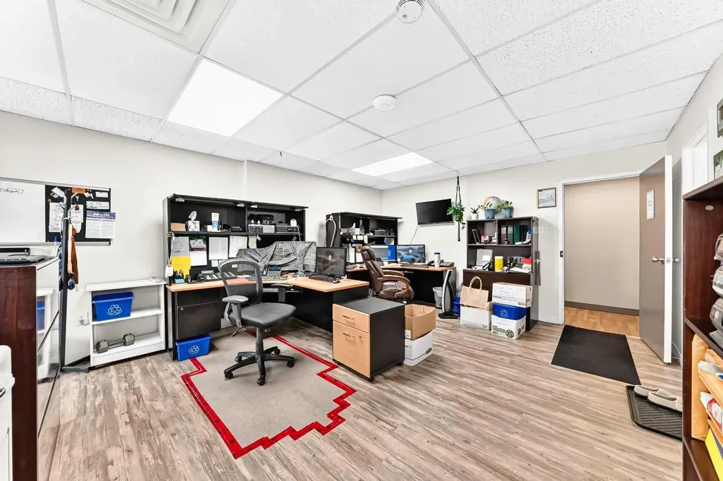 4722 1 Street SW Calgary AB T2G 0A2