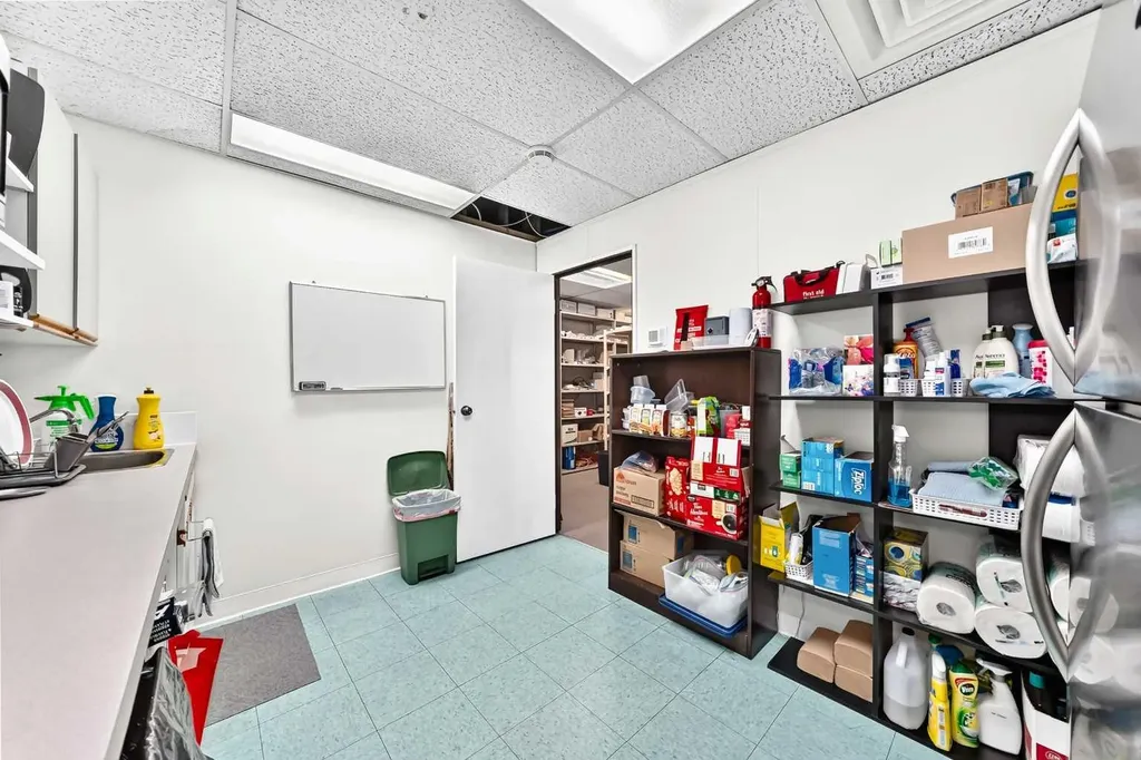 4722 1 Street SW Calgary AB T2G 0A2